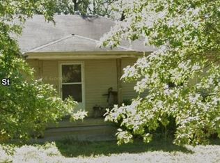 401 N 9th St, Louisburg, KS 66053