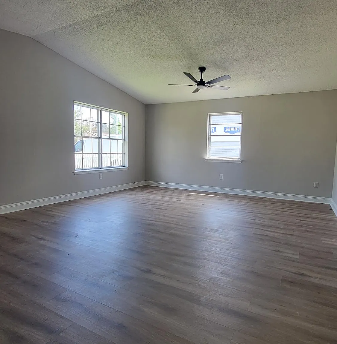 4 bed, 2050 sqft, $1,690 — Photo 4