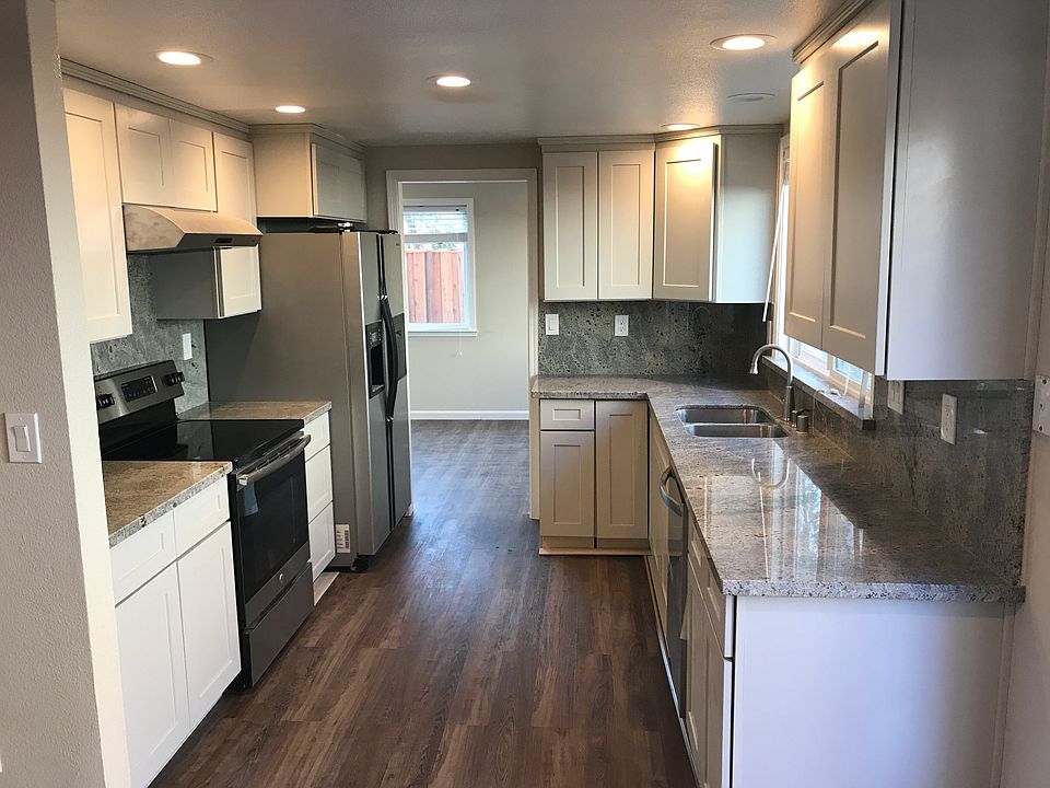 1st image of 694 Creekfield Dr