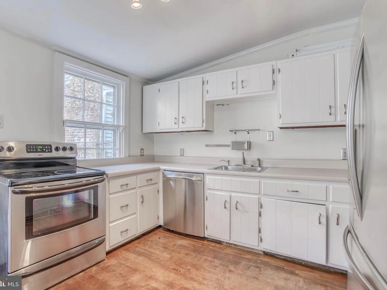 1125 William St — Photo 3