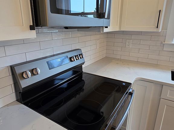 4th image of 506 W 5th St Lot 19