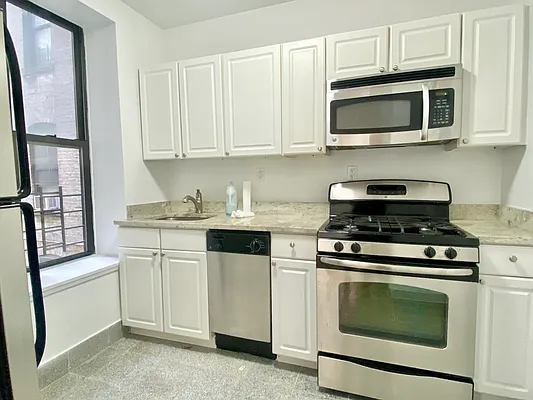 Rented by Hagstrom Management Inc | media 17