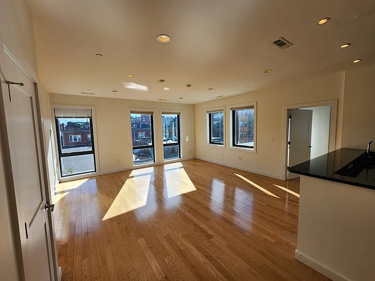 7 Miner St #4 — Photo 4
