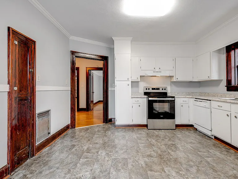 710 Forest Ave #1 — Photo 9