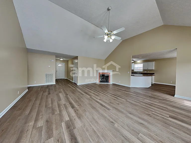 1612 E Blairmont Dr — Photo 7