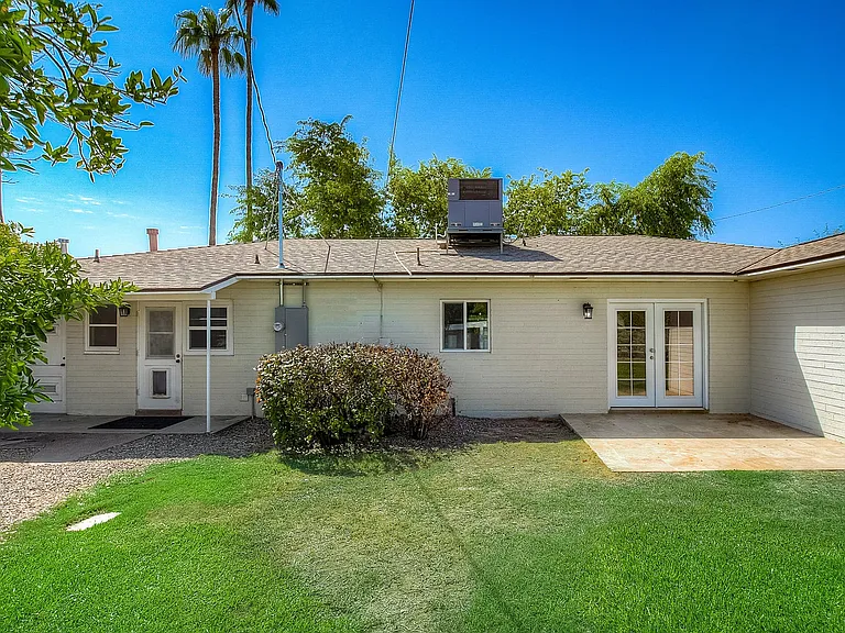 1526 W Windsor Ave — Photo 44