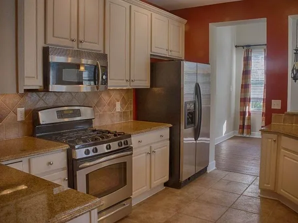 648 Village Park Dr Unit 203, Wilmington, NC 28405