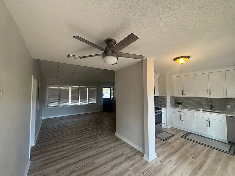 143 Edward Cir — Photo 6
