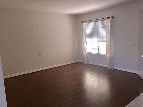 5th image of 330 Windjammer Cir