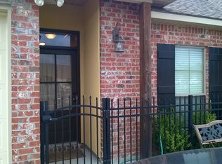 26738 Palmetto Lake Ct E, Denham Springs, LA 70726