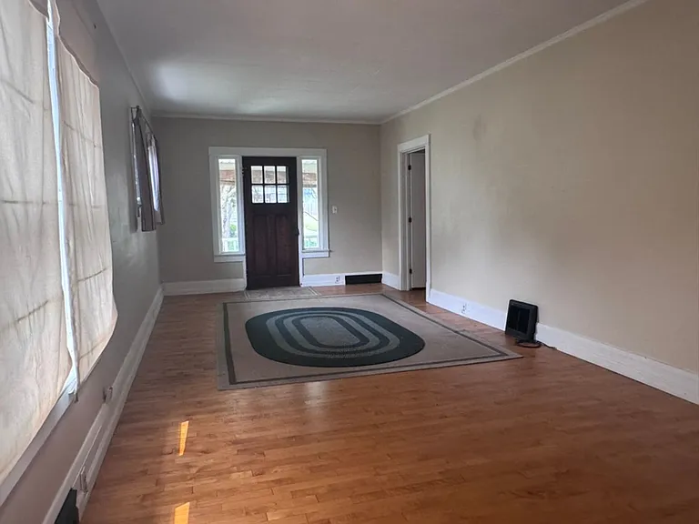 807 E Atlantic St — Photo 4