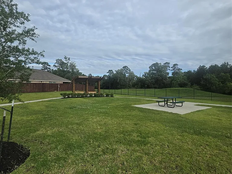 1942 Barrett Gables Dr — Photo 37