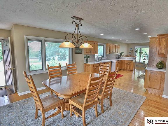 3rd image of 18024 Sunset Ln