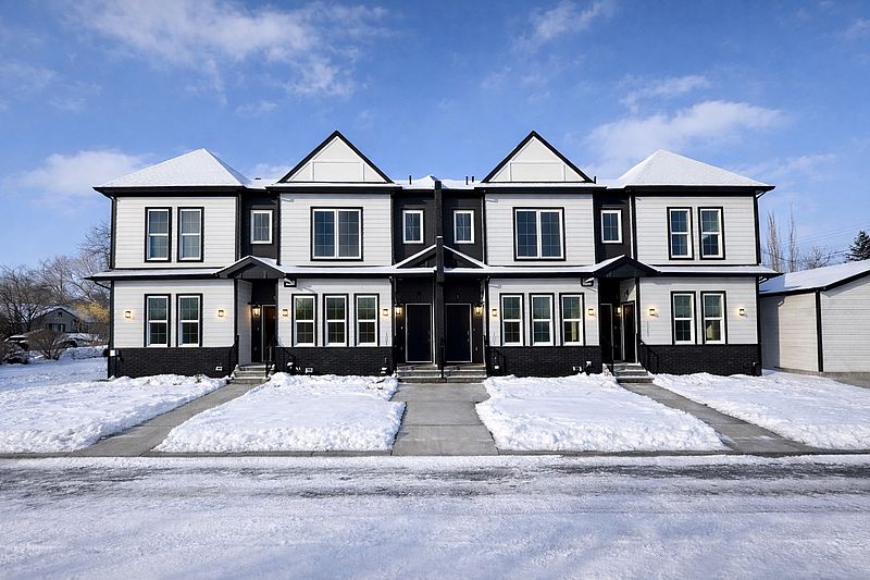 Calgary Townhouse for rent - 3 Bedrooms — photo 2