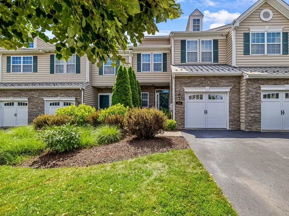 1318 Glastonbury Lane, Fishkill, NY 12524