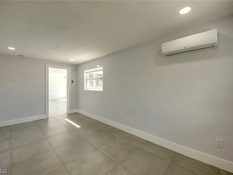 4312 S Pacific Cir — Photo 27