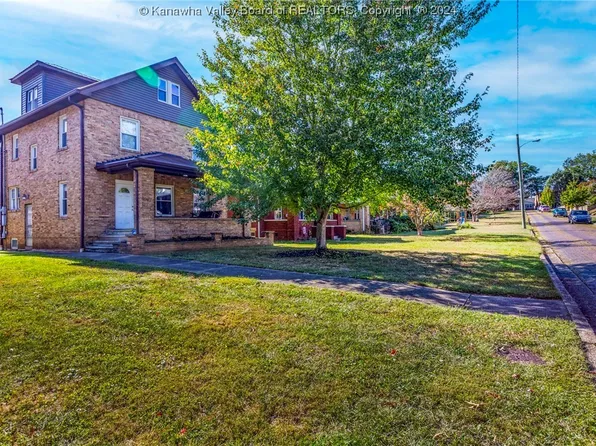 2967 Winters Rd, Huntington, WV 25702