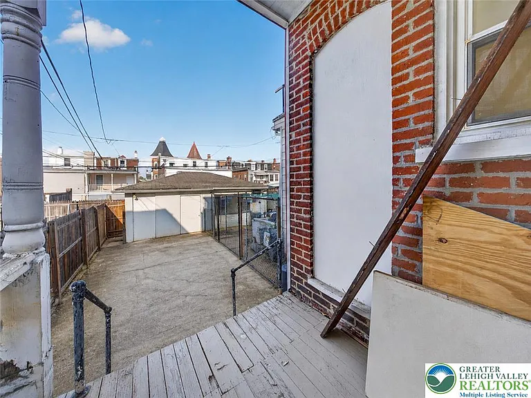 121 S 14th St — Photo 27