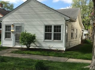 9512 Henrietta Ave, Brookfield, IL 60513