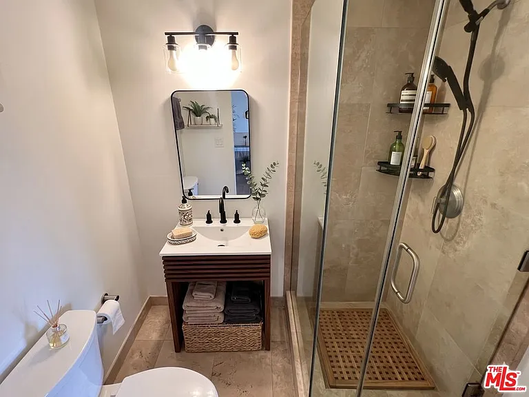 838 N Doheny Dr #402 — Photo 12