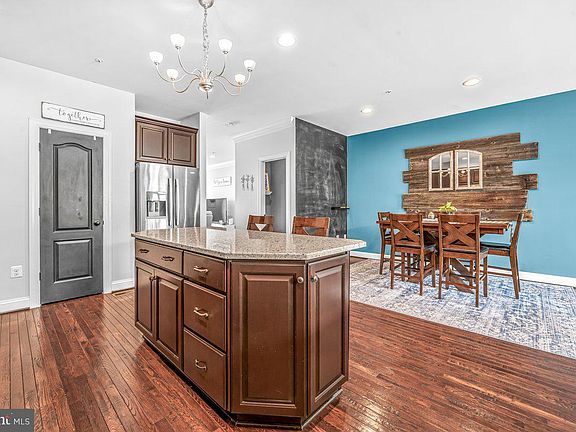 3rd image of 9653 Bothwell Ln