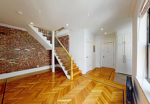 3rd image of 11 W 8th St #C