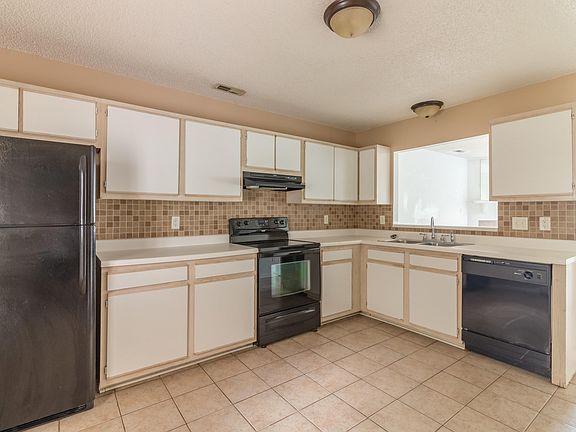 5th image of 141 Mesa Ln