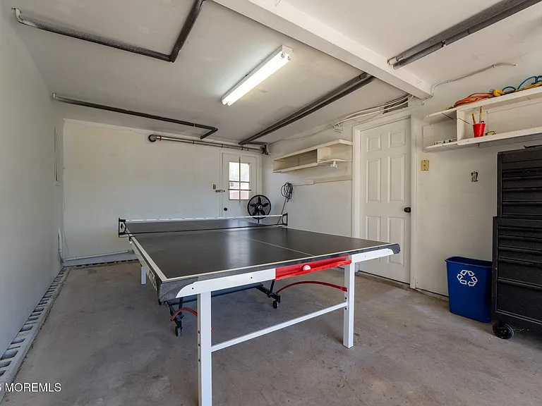 406 Lawrence Dr — Photo 39