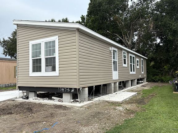 2nd image of 416 Hummingbird Pl #416