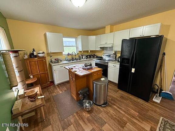 5th image of 1108 N Barton St