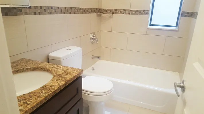 Rented by B.H. TAL Real Estate | media 11