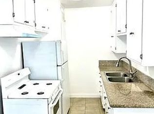 Beautiful Large 1 Bedroom 1 Bathroom Unit Move In Special $1,547 For The First 4 Months, $1697 Th..., Inglewood, CA 90304
