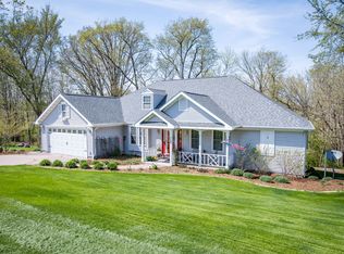 2106 Skylane Rd, Muscatine, IA 52761