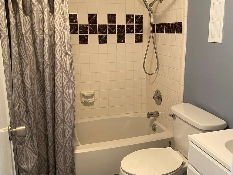 235 E Virginia St #2 — Photo 9