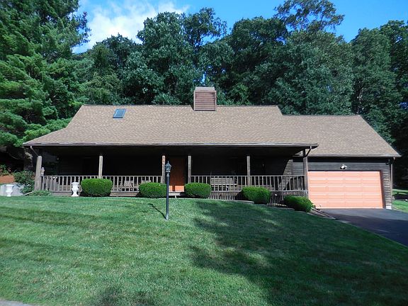 2nd image of 329 Braewood Ln