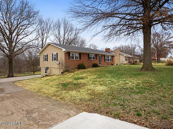 2nd image of 4008 Greenbrier Dr