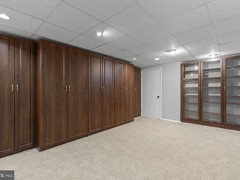 8428 Braddock Way — Photo 34