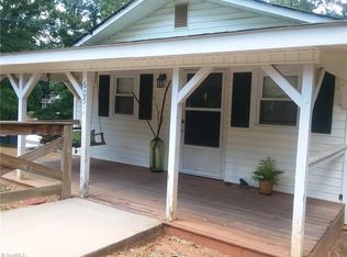 605 Shoreline Dr, Lexington, NC 27292
