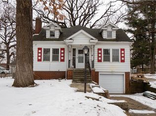 2810 Hickman Rd, Des Moines, IA 50310