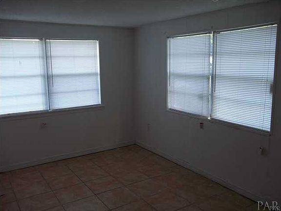 5th image of 14 Norwood Dr