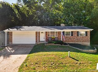5034 Country Valley Dr, Imperial, MO 63052
