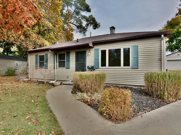 317 Princeton Ct, Midland, MI 48640