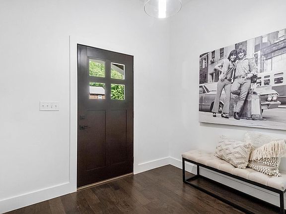 3rd image of 2476 Helen Ave