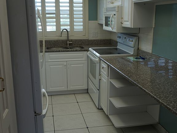 3rd image of 300 64th Ave Unit 322