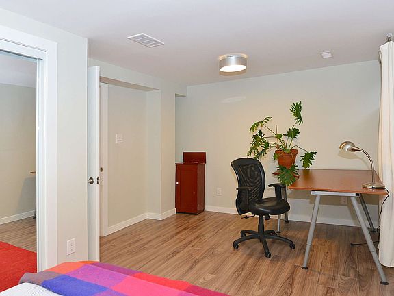 3rd image of 25 Santa Barbara Rd #Basement