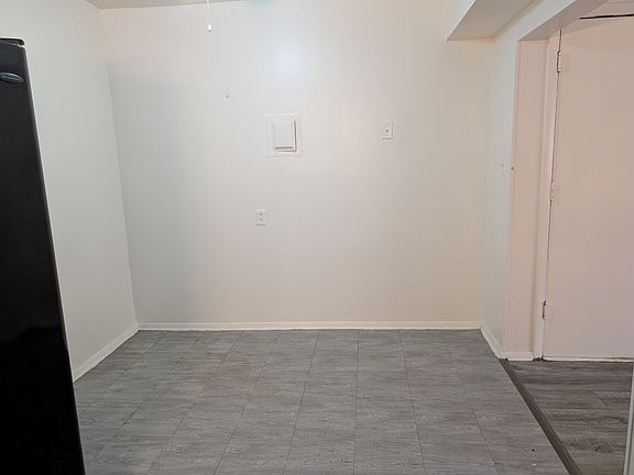 4th image of 2050 Lilac Ln #G1