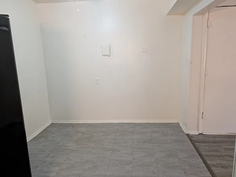 2050 Lilac Ln #G1 — Photo 4