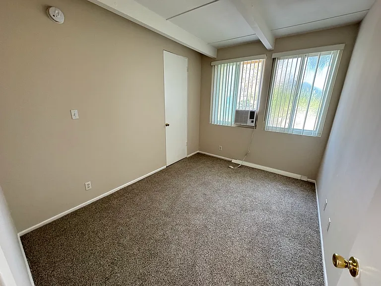 11500 Rochester Ave #11500 — Photo 40