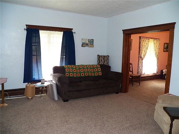 4th image of 10033 Sampson Ave