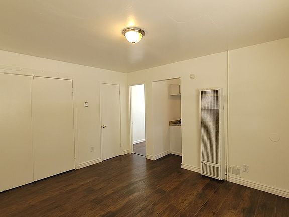 2nd image of 601 8th St NW #1-6